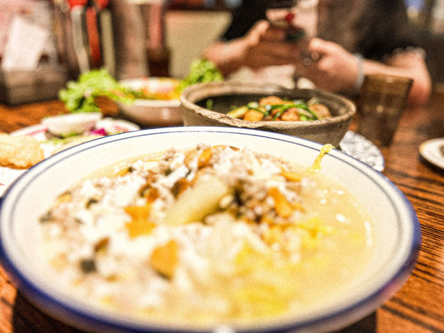 女人街食飯公司 Ladies Street Sik Faan Co.