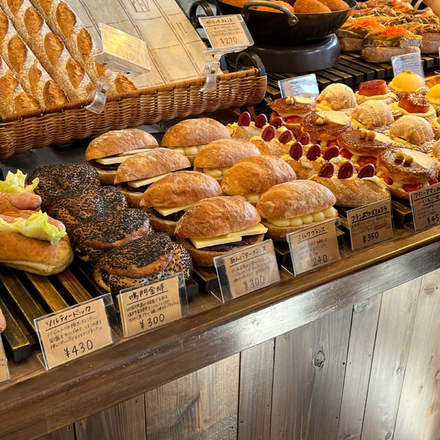 行列必須のパン屋さん🥐