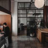 TWO HANDS FULL | RECOMMENDED COFFEESHOP VINTAGE IN BANDUNG