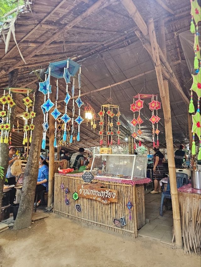 ตลาดโอ๊ะป่อย สวนผึ้ง: หนึ่งวันสบาย ๆ ราชบุรี