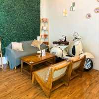 COFFITH COFFEE KITCHEN | WITH A COMFORTABLE INDOOR AREA & THE OUTDOOR SIDE IS COZY
