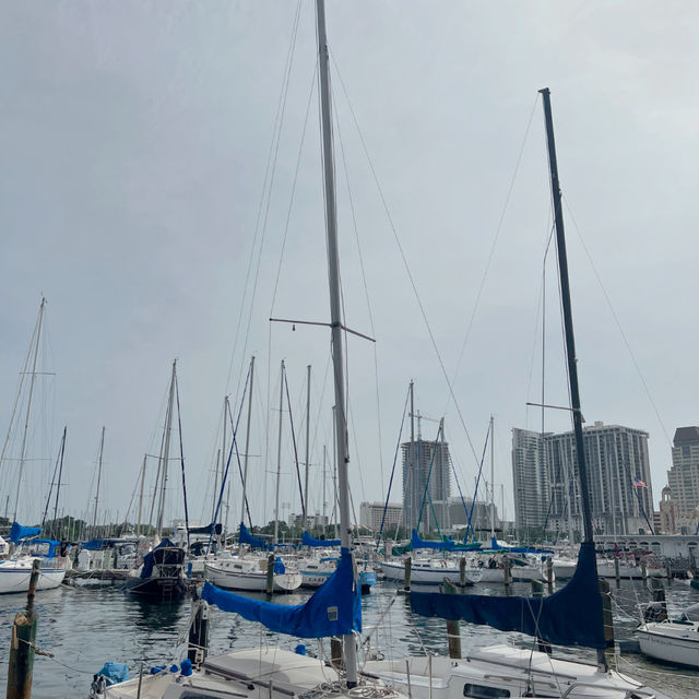 St.Pete Pier ท่าเรือริมทะเลฟลอริด้า
