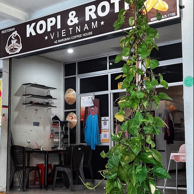 🇲🇾 Indulge in Authenticity at Kopi & Roti Vietnam