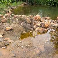 ความสุขท่ามกลางธรรมชาติที่ธารน้ำพุร้อนปลายพู่