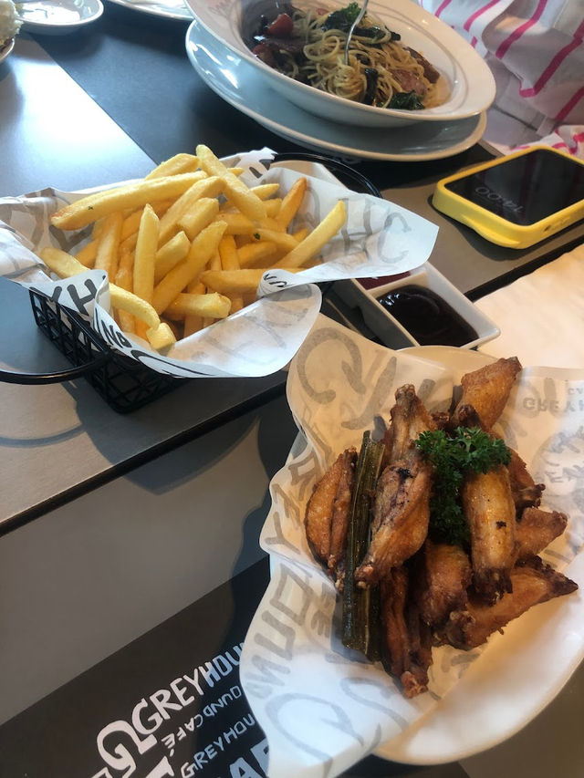📌🍕🍹Greyhound Cafe ICONSIAM