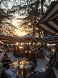 Cave คาเฟ่สวยนั่งชิวริมทะเล