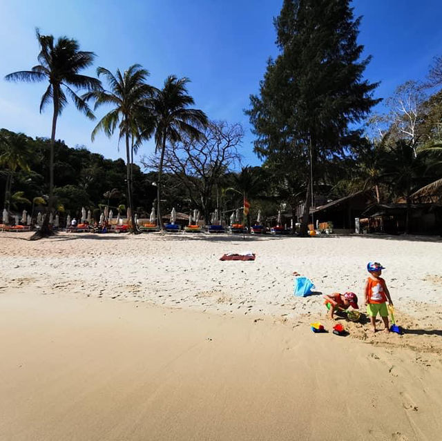 Turquoise Bliss: Paradise Beach Phuket's Hidden Gem