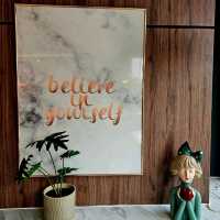 Crumble & Cream Café: A Delightful Treat at Iconic Hotel
