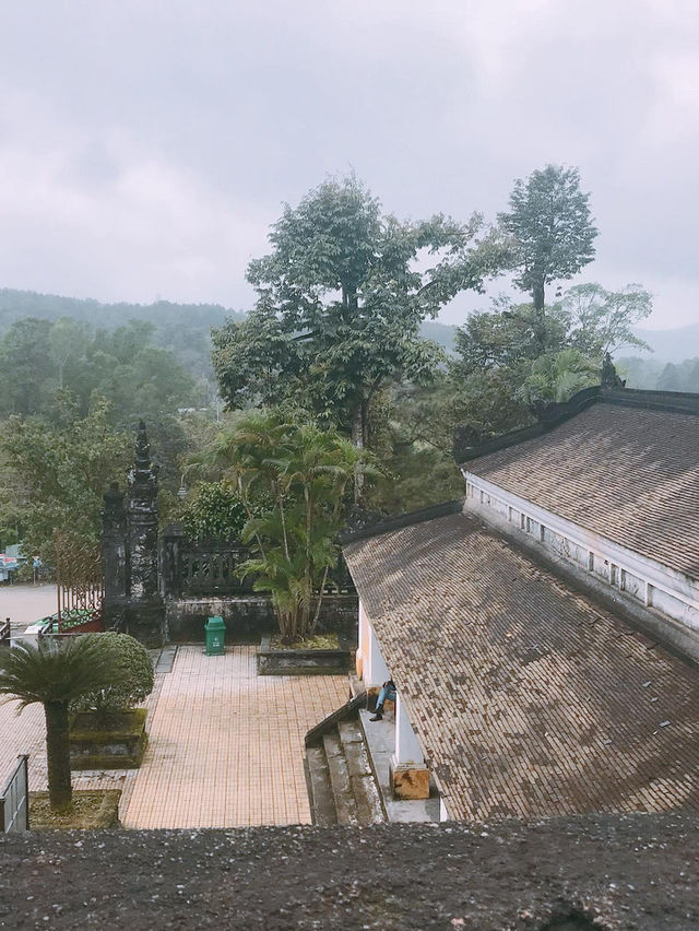 Exploring Khai Dinh Tomb