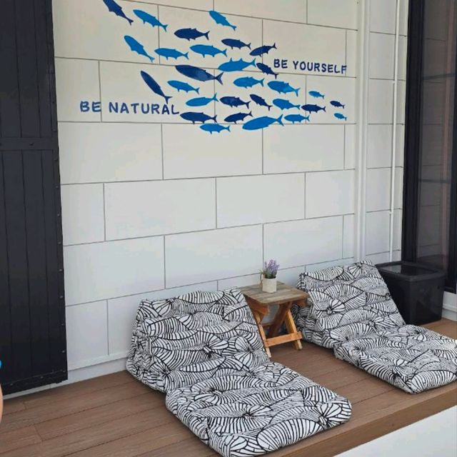 Mantaray Cafe Huahin คาเฟ่ริมทะเล
