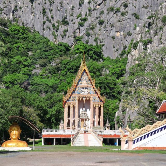 ล่องเรือ "คลองเขาแดง" ชมหินรูปร่างแปลกตา