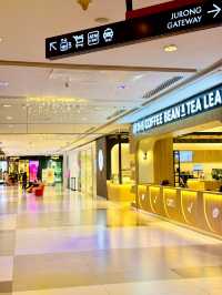 🇸🇬 Shopping at IMM, Singapore: A Traveler’s Paradise for Deals and Variety