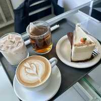 ์ฑ์ ๋ถ์๊ธฐ ์ข์ ๊ฐ์ฑ ์นดํ!