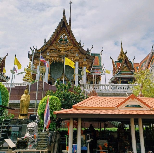 泰國曼谷市中心華藍蓬區最著名的歷史寺廟景點華藍蓬寺，華麗建築，適合拍照📸打卡冥想好去處