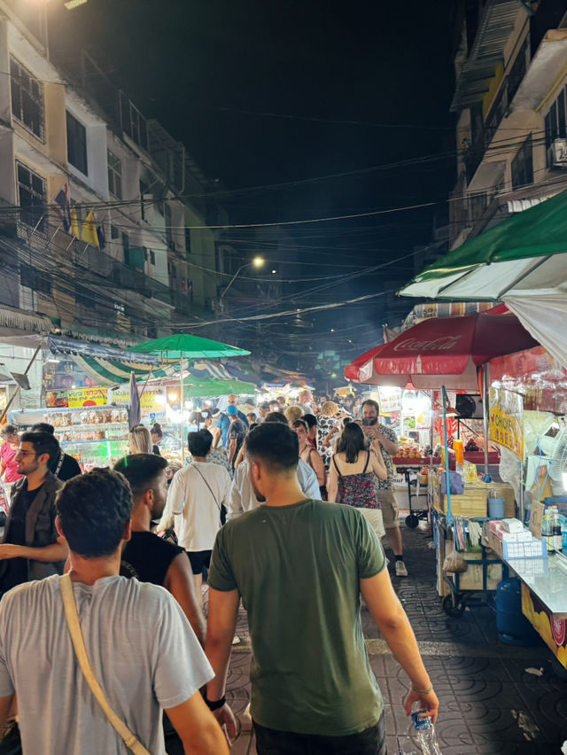 探訪曼谷唐人街·夜晚的美食與活力 🌃🍜