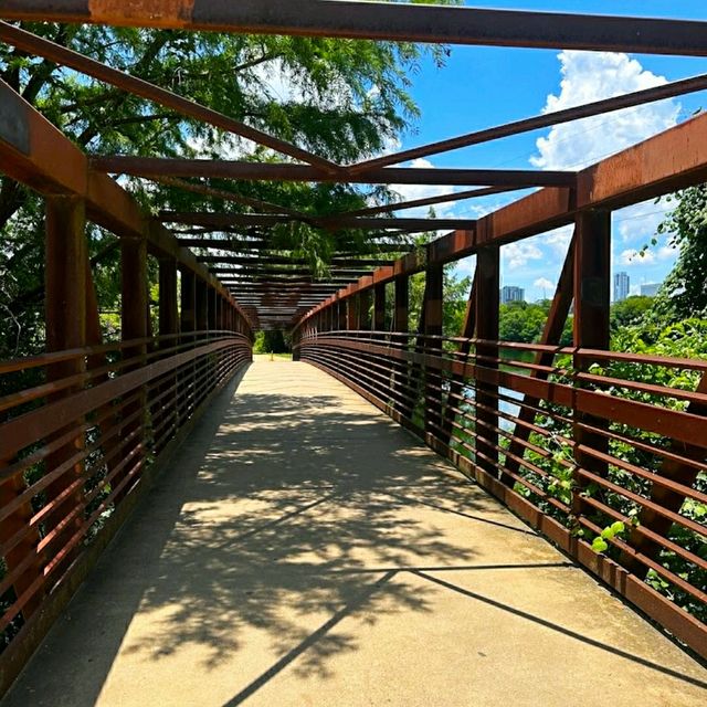 LADY BIRD LAKE HIKE AND BIKE TRAIL.