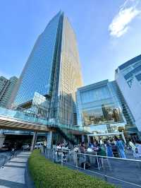 東京　東京観光　東京ミッドタウン芝生公園で寛ぐのはサイコーだぞ！