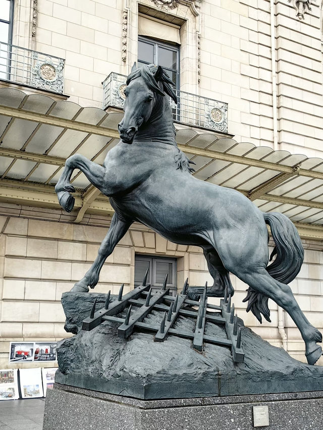 Musée d’Orsay: A Masterpiece of Art and History