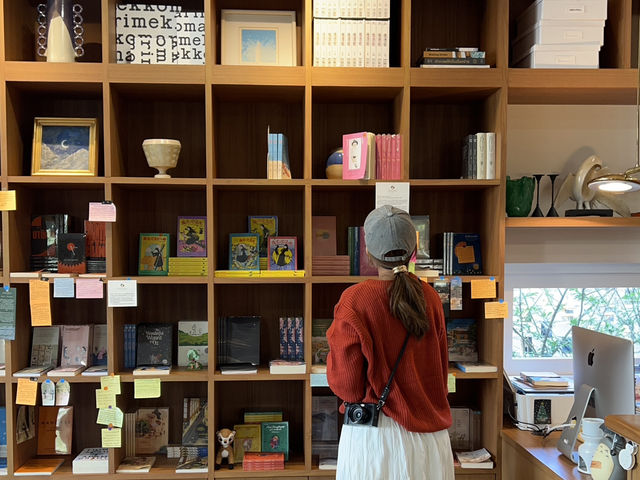 ที่พักในร้านหนังสือ 