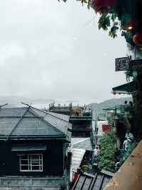 下雨天個九份☔️去阿妹茶樓更有宮崎駿的夢幻感覺💕💕