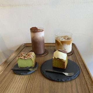 Stylish Brown-Themed Cafe in Osaka