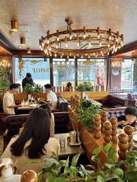 Lovely retro coffee shop☕️