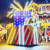 Magical: Christmas season with Disney’s Holiday Parade at Magic Kingdom Orlando 🇺🇸