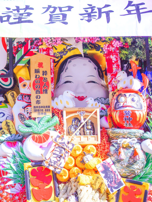 えっ！？お賽銭箱の上におかめちゃん！？【東京/浅草】 | Trip.com 台東区