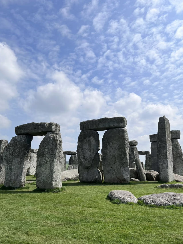 A Magical Day Trip: Stonehenge and The Roman Bath