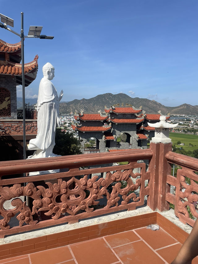 한땀한땀 돌을 깎은 쫑선사원
