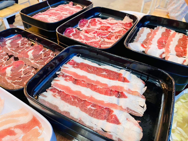 บุฟเฟ่ต์หมูกระทะ-กระทะร้อน-ชาบู อร่อยครบในที่เดียว
