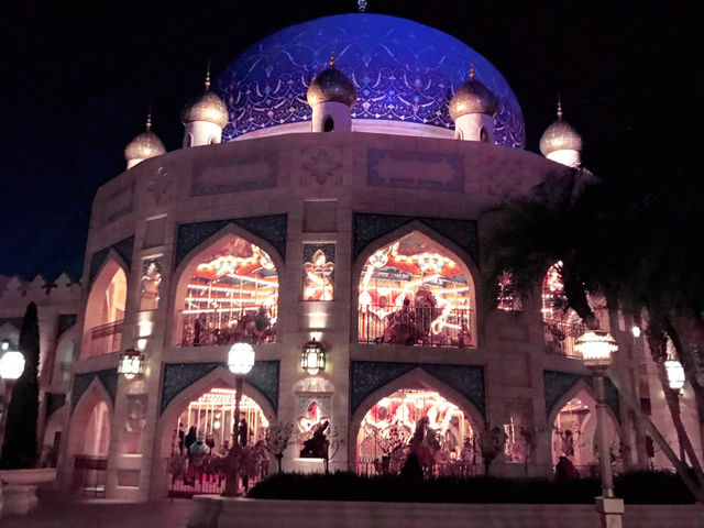 Tokyo Disneyland vs Disneysea 