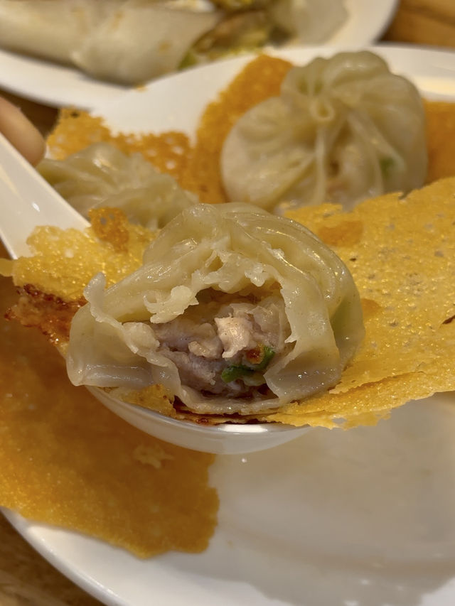 Gan Mei Alley: A Modern Taiwanese Breakfast Spot with Crispy Xiao Long Bao in Ximending