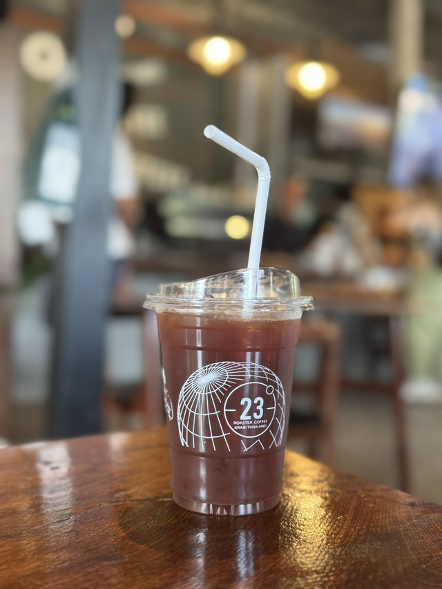 หอมกรุ่นกาแฟที่ 23 Roasters Cafe กระบี่