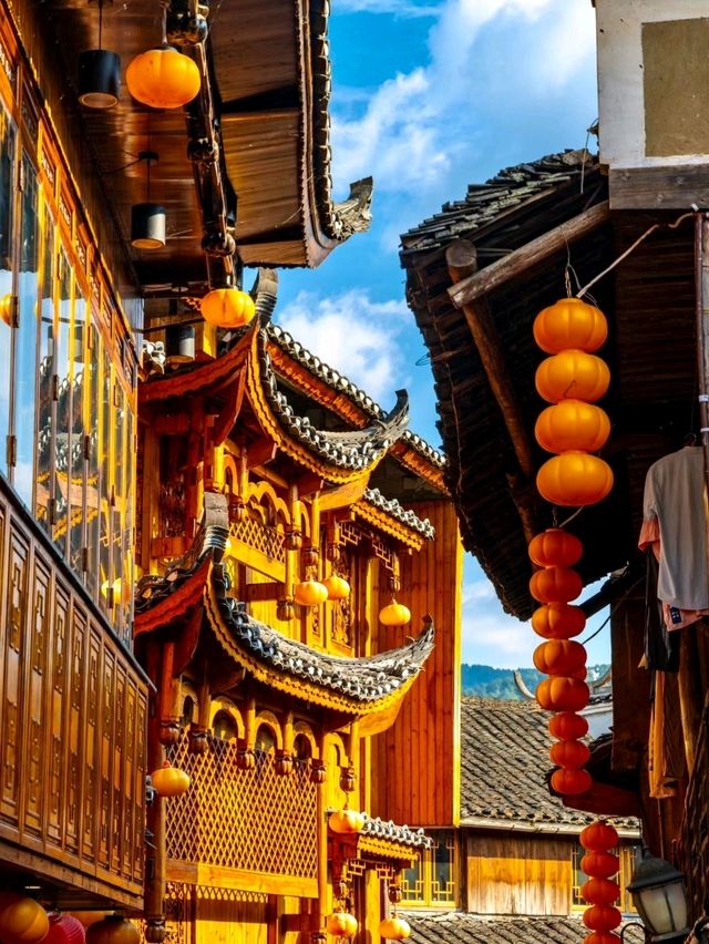 Discover the Waterfall Town: Your Ultimate Travel Guide to Furong Town!
