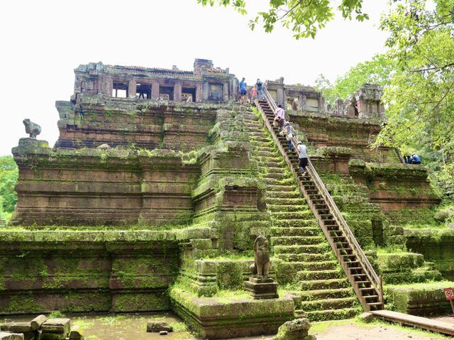 Unlocking the Secrets of Angkor’s Celestial Palace: Phimeanakas Temple