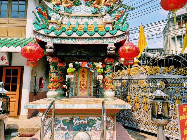 泰國曼谷市中心湄南河畔唐人街著名華人文化古跡寺廟景點：呂帝廟，適合打卡拍照📸祈福