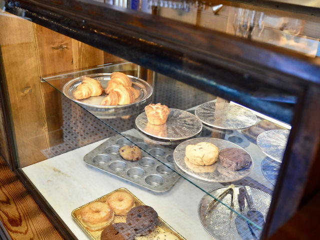 Trendy Italian Eatery & Cafe – YOU KNOW WHAT