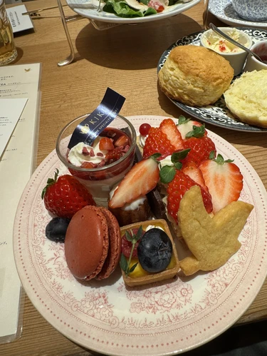 いちご泥棒?アフタヌーンティー? | Trip.com 東京