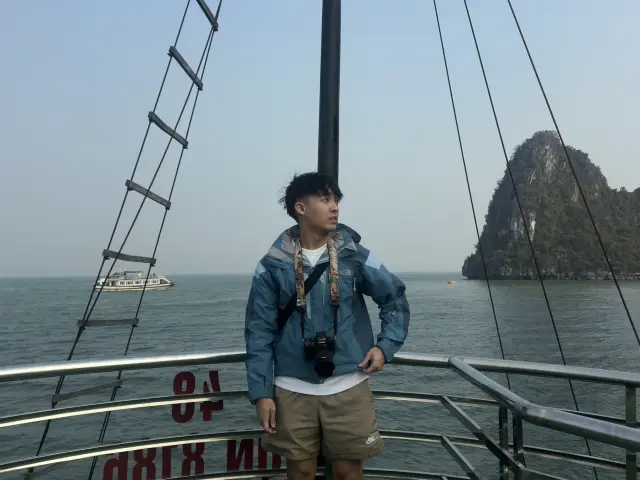 Sailing Through Paradise: A Cruise Ride in Halong Bay