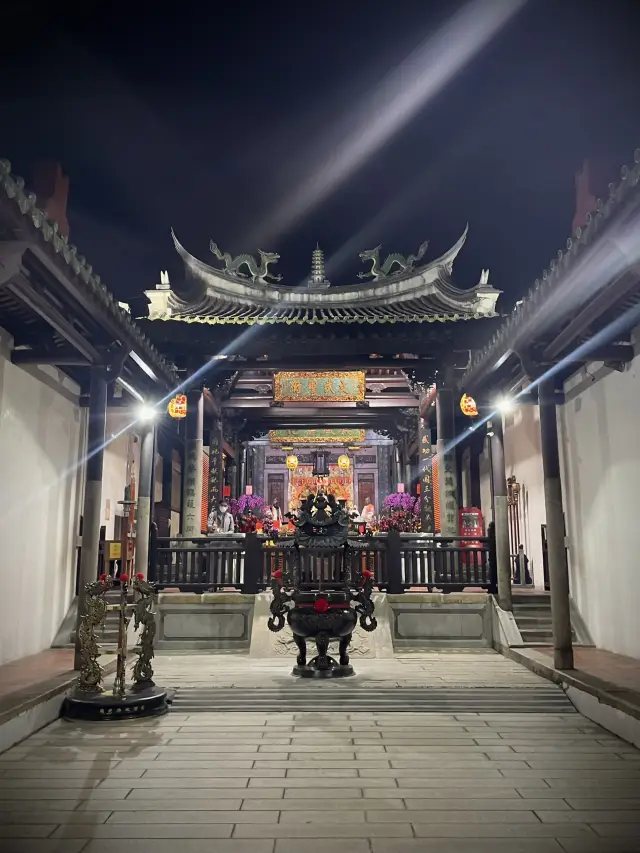 A Visit to Tainan Grand Mazu Temple: History, Culture, and a Touch of Divine Luck 🙏✨