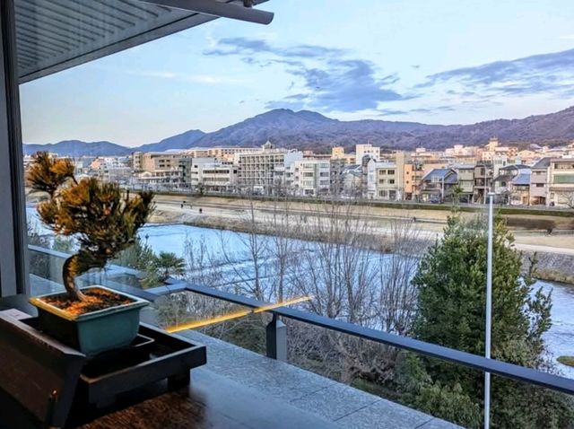 The Ritz Carlton Kyoto，體驗鴨川河景轉角套房的奢華