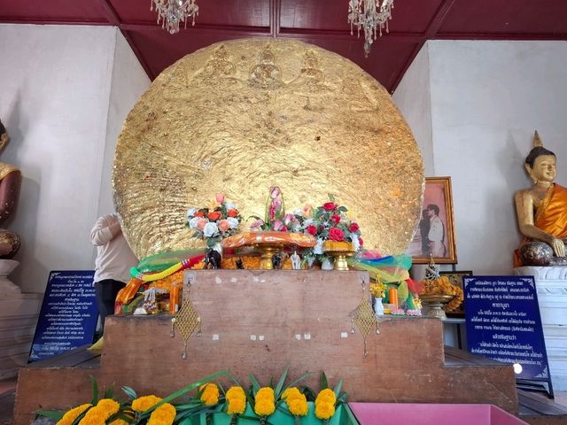 ศิลาพระจันทร์ลอยศักดิ์สิทธิ์ ปราสาทนครหลวง