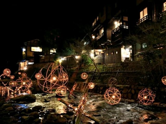 黑川溫泉鄉一日散策，浪漫的湯明點燈