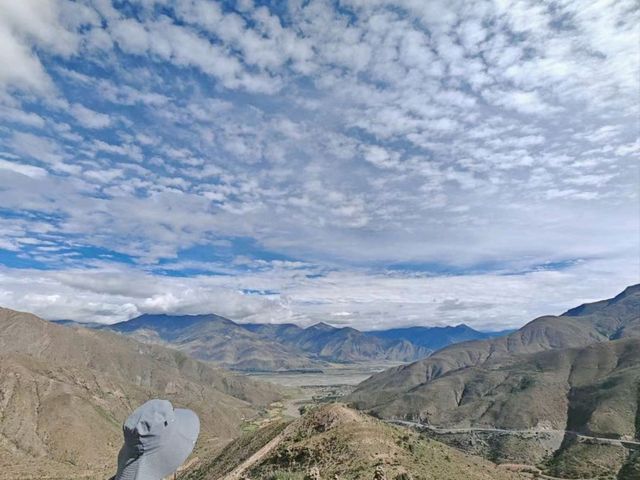 Exploring the Majestic Shigatse, Tibet: A Glimpse of Serenity and Beauty