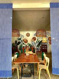 ปิ่นโต cafe & eatery 