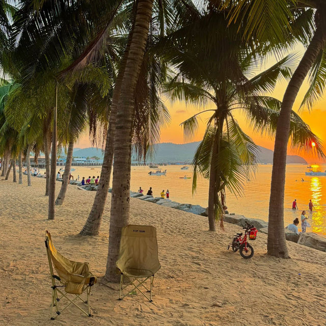 หาดบางเสร่ หาดสวยฟีลดี แสงเย็นโคตรฮีลใจ ☀️🌊