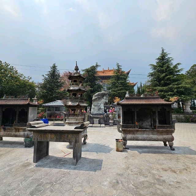 วัดเจ้าแม่กวนอิม Guanyin Temple จีน เมืองต้าหลี่