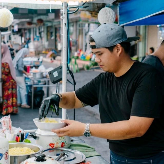 ร้านข้าวซอยกิตตรา  l รสชาติปริญญาราคาติดดิน 🍜🥘