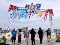 Kite on the Lake ทะเลสาบเมืองทอง
